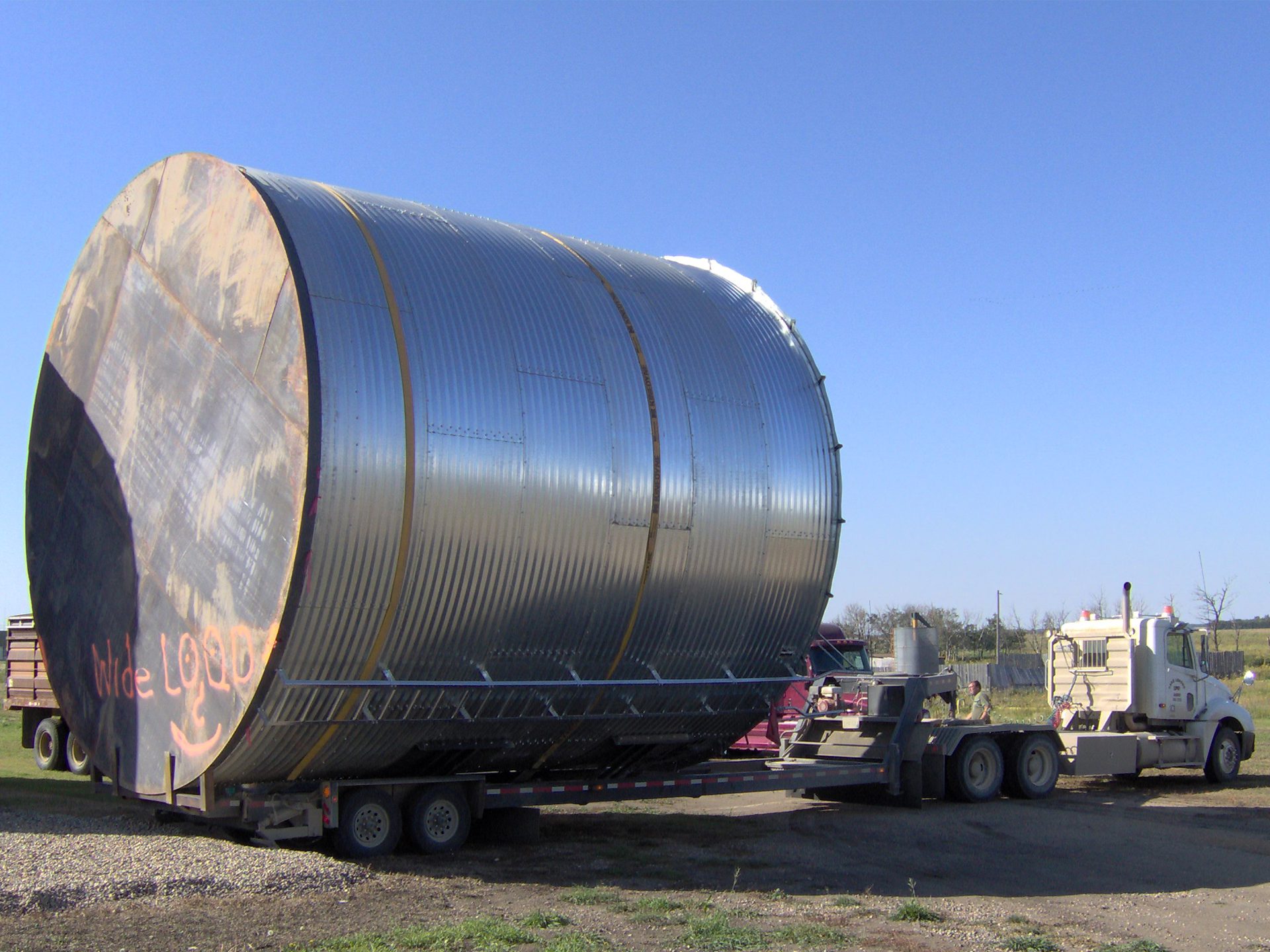 AUTO-BIN-TRANSPORT-Truck-Image